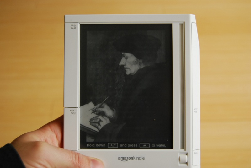 Illustration for article titled Amazon Kindle Real-Life Review (Verdict: Lightweight, Long Lasting and Easy to Grip... In Bed)